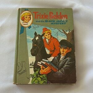 Trixie Belden Mystery Book 8